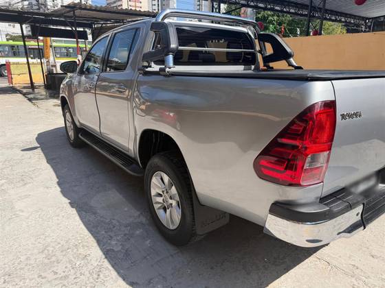 TOYOTA HILUX 2.7 SR 4X2 CD 16V FLEX 4P AUTOMÁTICO